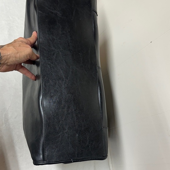 Harley-Davidson-Victoria Secret Black Leather Duffel/Tote Bag - Picture 5 of 15